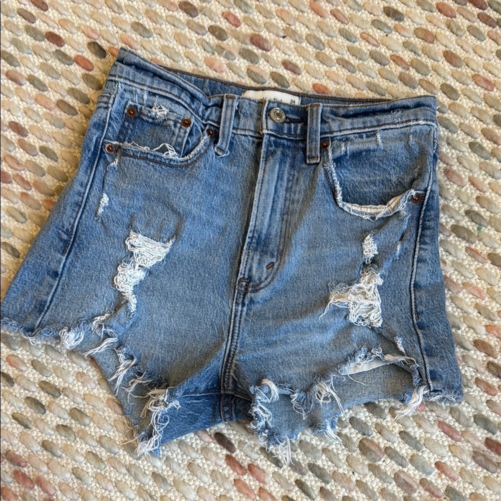Abercrombie & Fitch distressed high rise mom shorts, size 24 (00)